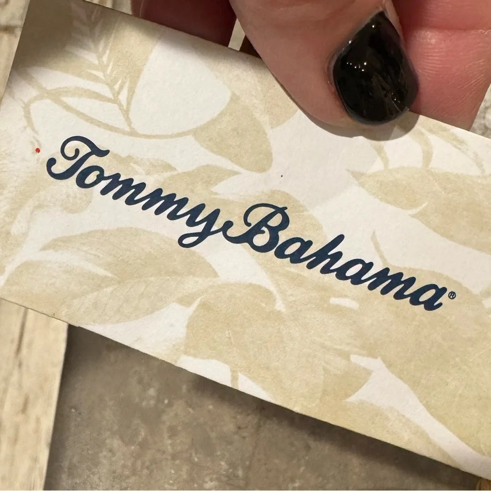 Tommy Bahama Chic Woven Tan shell Clutch with Gold seashell  Chain! Cute& unique - Picture 6 of 9